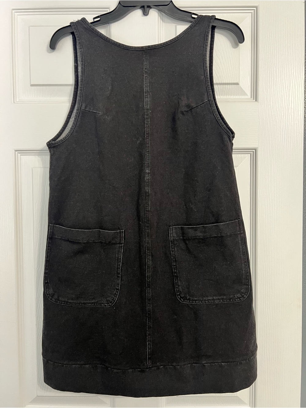 NWT Black Sleeveless mini Dress with patch Front Pockets- XS